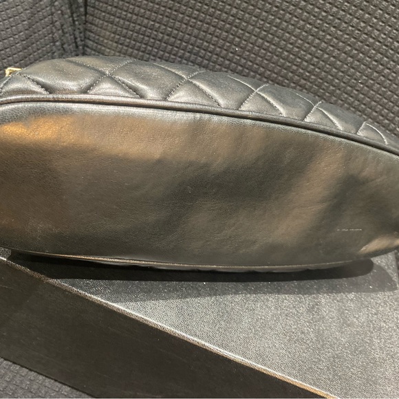 Chanel Quilted Chain Shoulder Bag - Picture 5 of 12